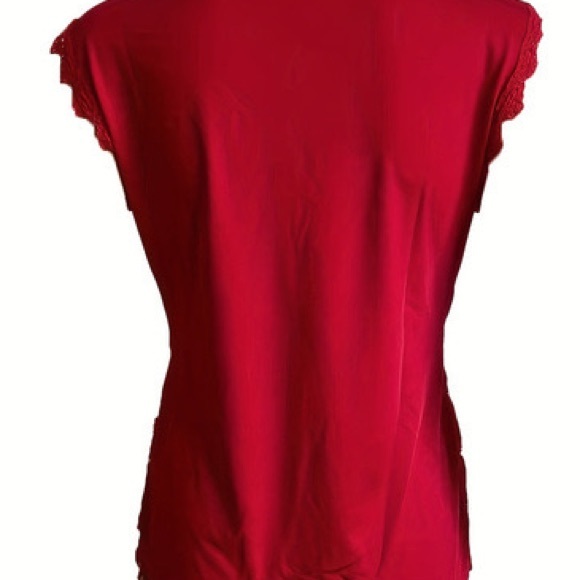 Women's Plus Size Sleeveless Floral Lace Top - Picture 3 of 6